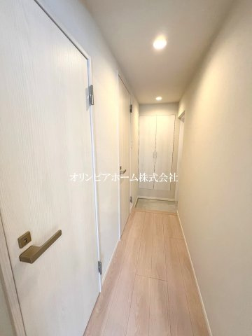パレトーホー浅草　7階　最　上階　角　部屋　 家具付の玄関