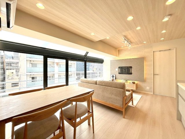 パレトーホー浅草　7階　最　上階　角　部屋　 家具付のその他