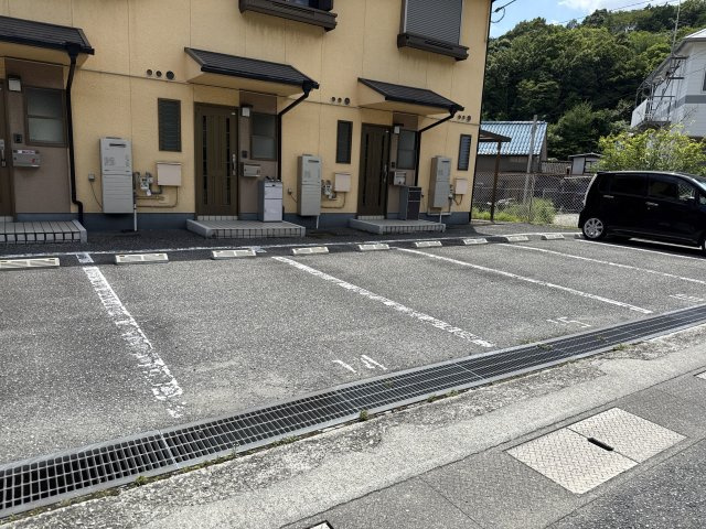 マウントビレッジ大池台の駐車場