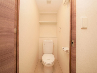 【トイレ】 | プレサンス難波幸町 | 清潔感のあるトイレです