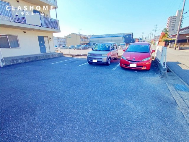 東新ハイツ　　　刈谷市の賃貸ならクラスホーム刈谷店の駐車場