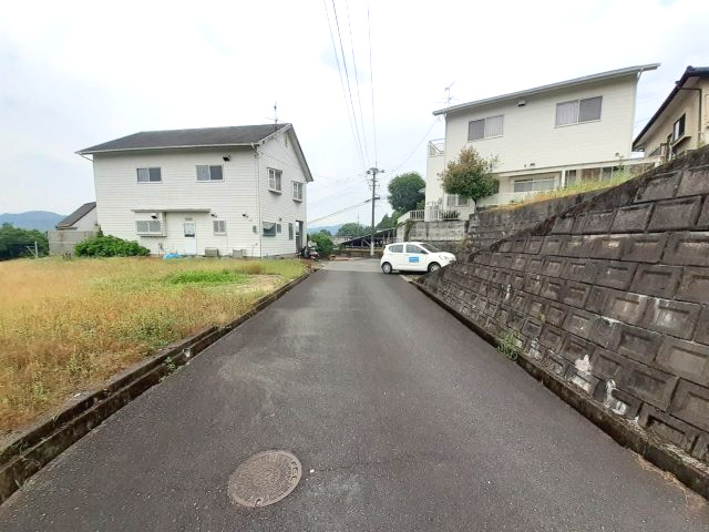 熊本市南区城南町鰐瀬の売地の周辺|東側道路