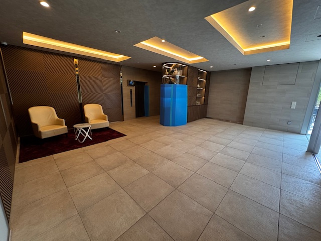 スプランディッド茨木天王のロビー