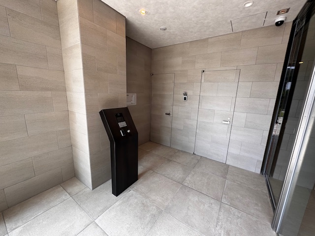 スプランディッド茨木天王のエントランス