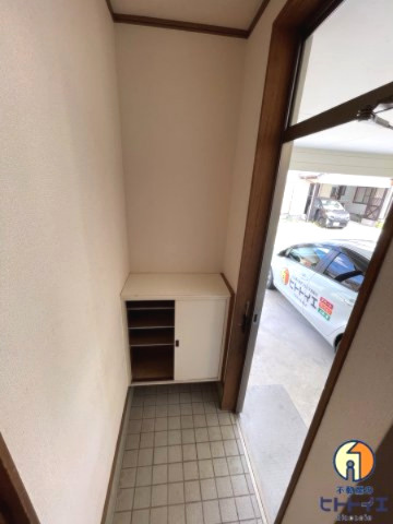 メゾンツツミの玄関