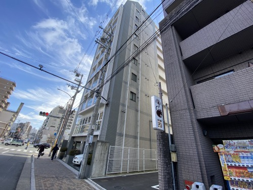 アクシルコート堀川今出川の外観