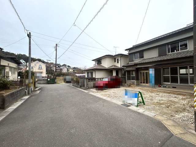 岡崎市竜泉寺町の前面道路含む現地写真