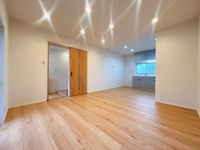 岡崎市竜泉寺町の居間・リビング