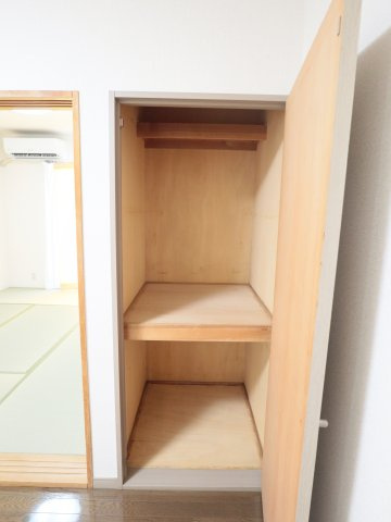 クレスト壱番館のエントランス