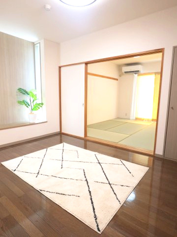 クレスト壱番館の洋室