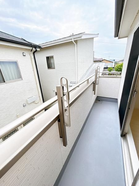 中古戸建　大垣市東町2丁目　平成29年築のバルコニー|物干し竿付き！