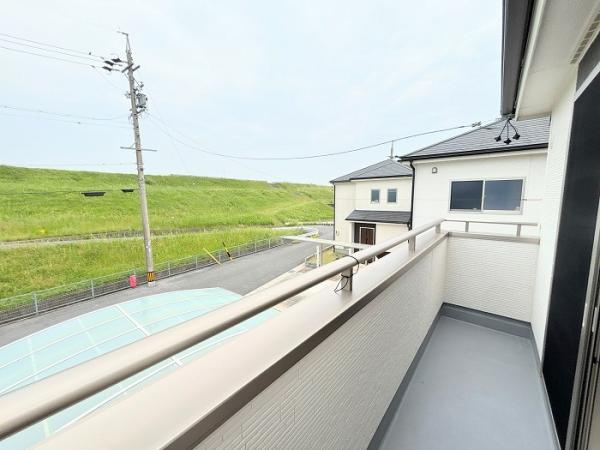 中古戸建　大垣市東町2丁目　平成29年築のバルコニー