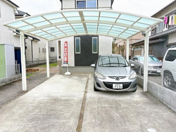 中古戸建　大垣市東町2丁目　平成29年築の駐車場|カーポート並列２台可
