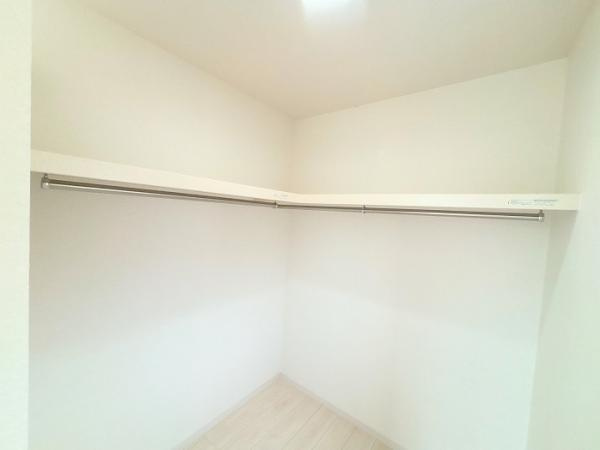 中古戸建　大垣市東町2丁目　平成29年築の収納|２階東洋室のWIC