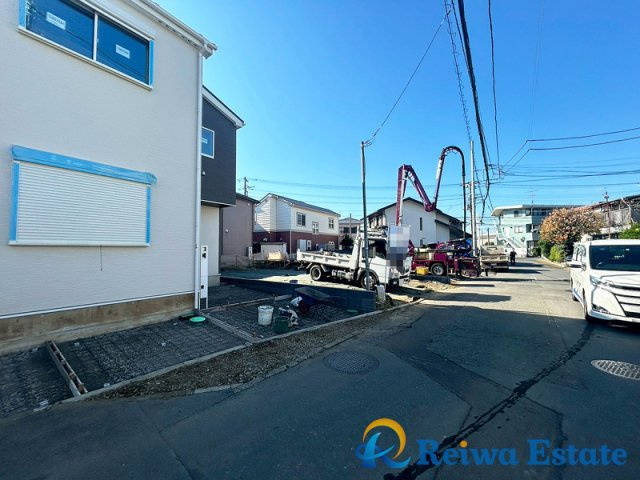 新築戸建　茅ヶ崎市今宿　の前面道路含む現地写真