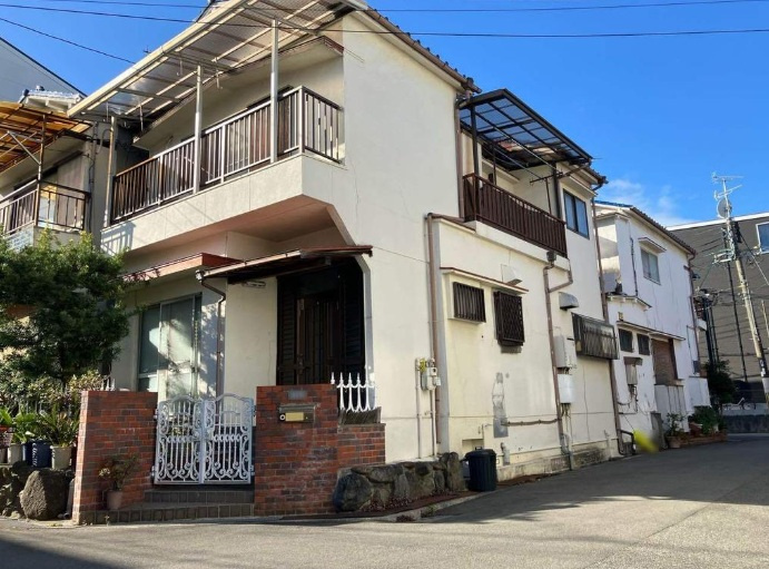 堺市中区深井清水町　売土地　建築条件無しの外観|現況建物がたっています