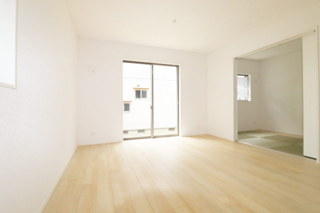 郡山市字賀庄　　　１号棟　　　桜小学校、郡山第３中学区の居間・リビング