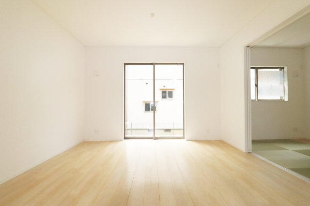 郡山市字賀庄　　　１号棟　　　桜小学校、郡山第３中学区の居間・リビング