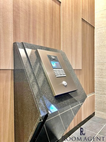 プレサンス名駅南エディフィスのエントランス