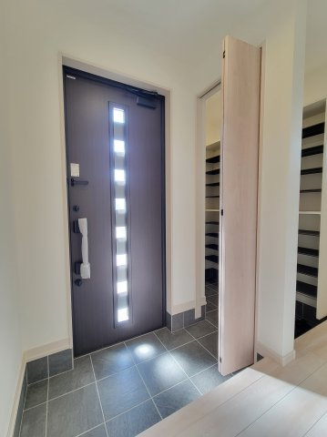 園部Ⅳ・新築戸建の玄関