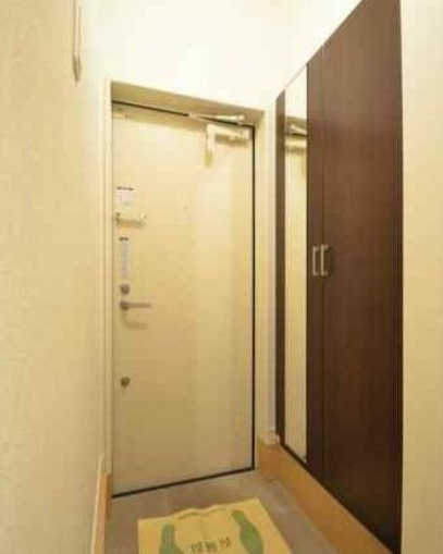 ディアコートA棟の玄関