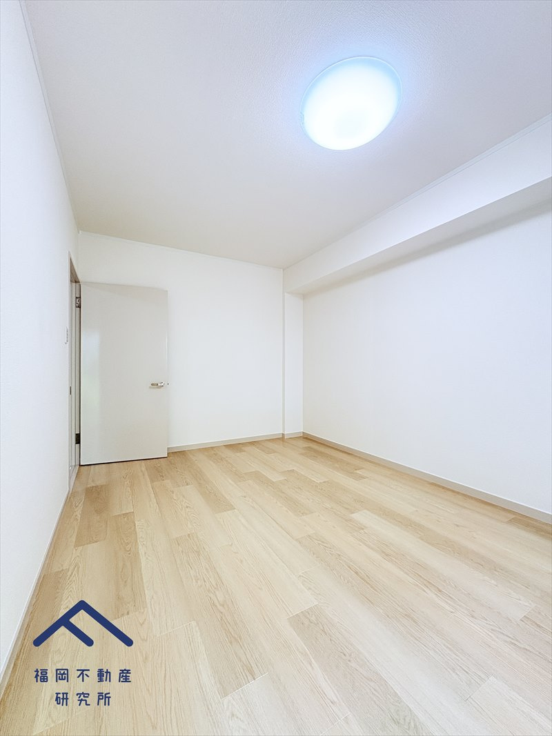 パークハイツ平尾山荘31号棟の洋室