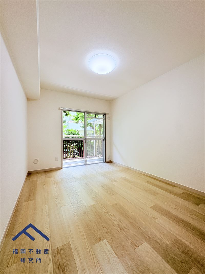 パークハイツ平尾山荘31号棟の洋室