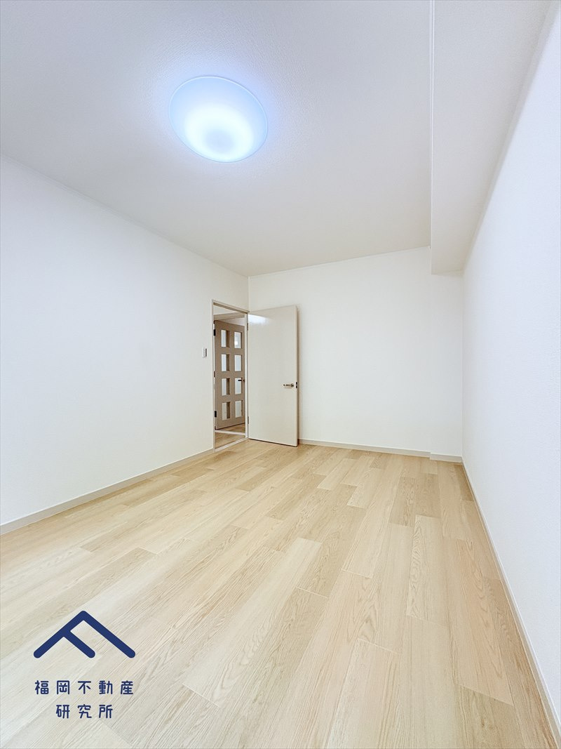 パークハイツ平尾山荘31号棟の洋室