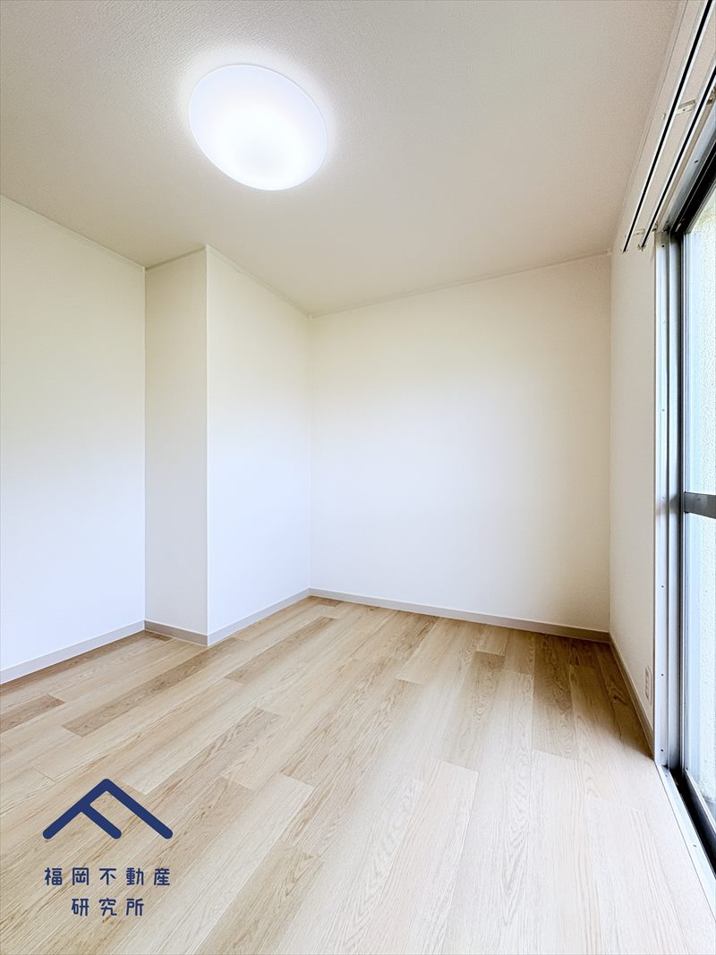 パークハイツ平尾山荘31号棟の洋室