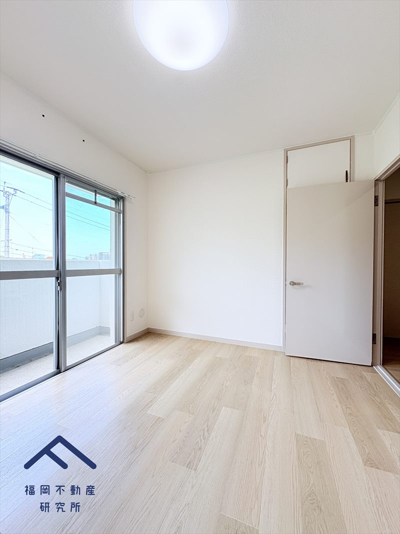 パークハイツ平尾山荘31号棟の洋室