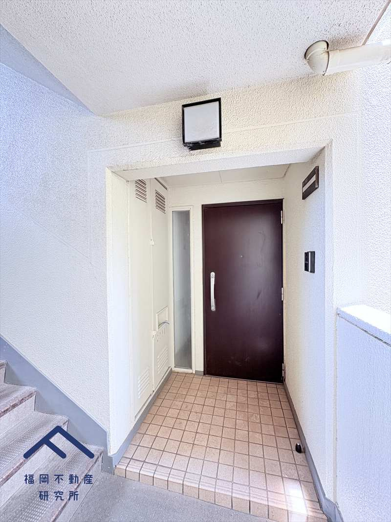 パークハイツ平尾山荘31号棟の玄関