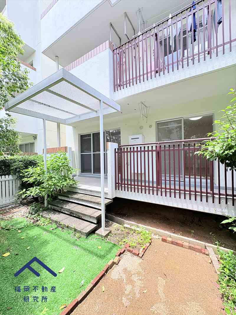 パークハイツ平尾山荘31号棟の庭