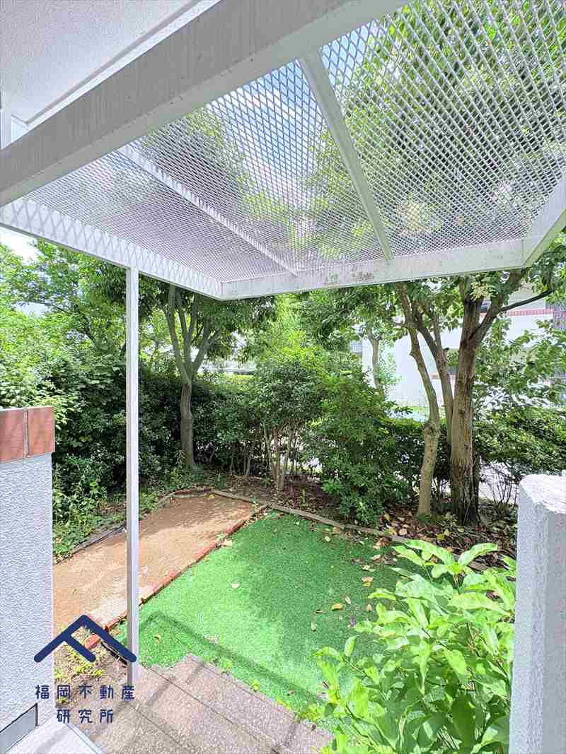 パークハイツ平尾山荘31号棟の庭