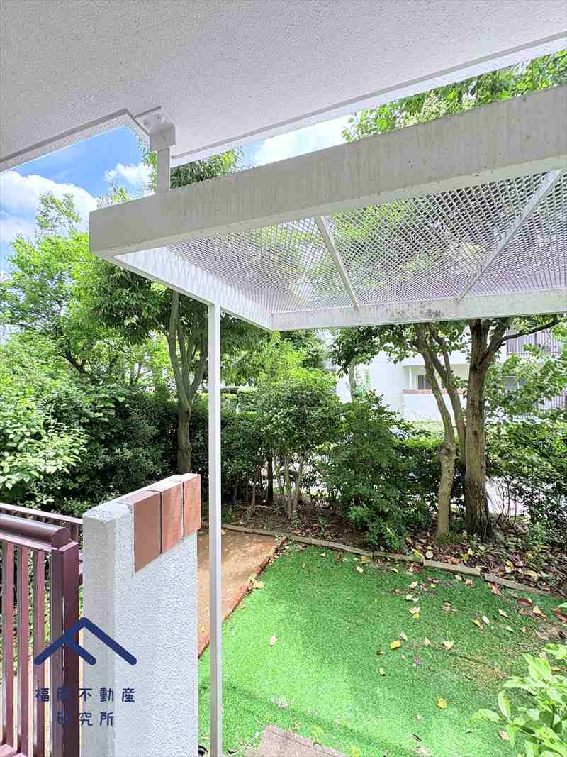 パークハイツ平尾山荘31号棟の庭