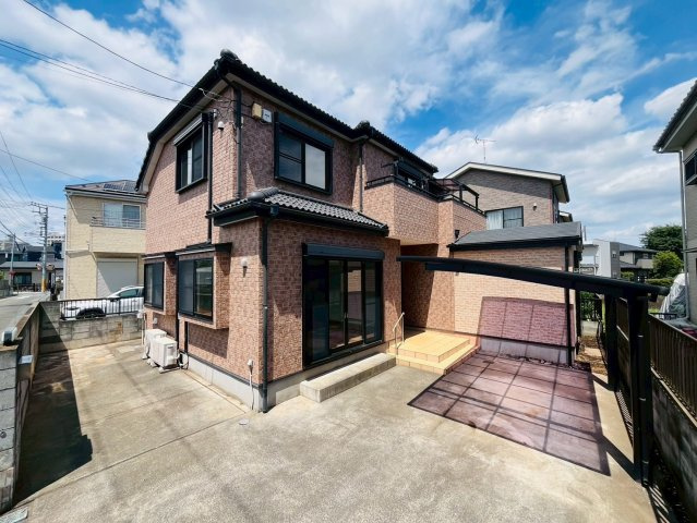 【外観】 | 東久留米市新川町２丁目　中古戸建て | 堂々とした佇まい、ご家族も見守るあたたかな邸宅