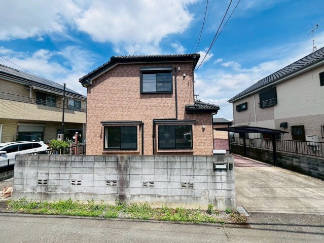 【外観】 | 東久留米市新川町２丁目　中古戸建て | 時がたっても色あせない、街並みに馴染むデザインの外観