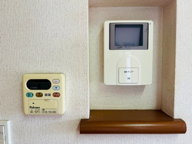 【防犯設備】 | 東久留米市新川町２丁目　中古戸建て | ＴＶモニター付きインターホンで訪問者の顔もしっかり確認