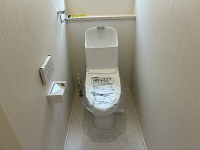 【トイレ】 | 大津市下阪本2丁目13　新築戸建 | 2階　トイレ