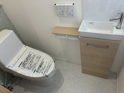 【トイレ】 | 大津市下阪本2丁目13　新築戸建 | 1階　トイレ