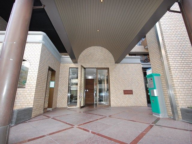 VIP薬院のエントランス