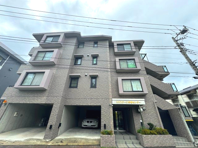 ネオステージ多摩センターの外観|【外観】
落ち着いた雰囲気の外観です。前面道路は車通りが少なく周辺には自然溢れる鶴牧西公園もあり住環境良好です。