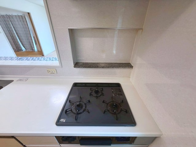 糸満市潮崎町　中古戸建のキッチン