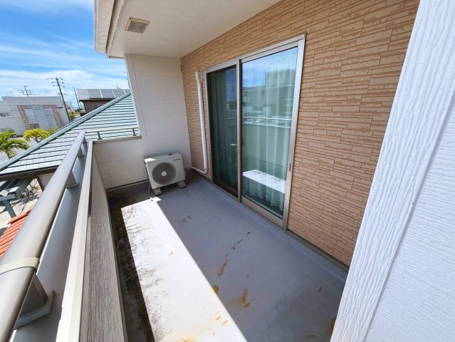 糸満市潮崎町　中古戸建のバルコニー