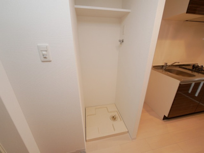 【設備】 | Luxe難波西Ⅲ | 洗濯機置き場です