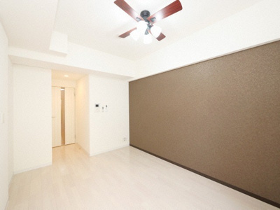 【居間・リビング】 | Luxe難波南 | 使いやすい洋室です