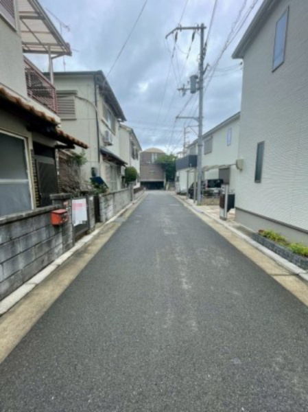 枚方市宇山東町の前面道路含む現地写真