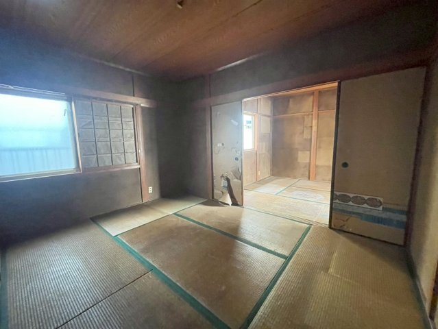 枚方市宇山東町の和室|2階和室。続き間で仕切りを開けて開放的な和室にできます。