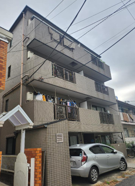 船橋市本中山3丁目　収益マンションの外観