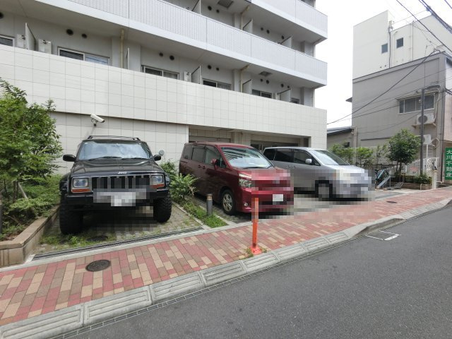 グランカーサ市川国府台の駐車場