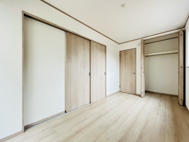 東海市養父町南堀畑61-2『仲介手数料無料』新築戸建ての洋室